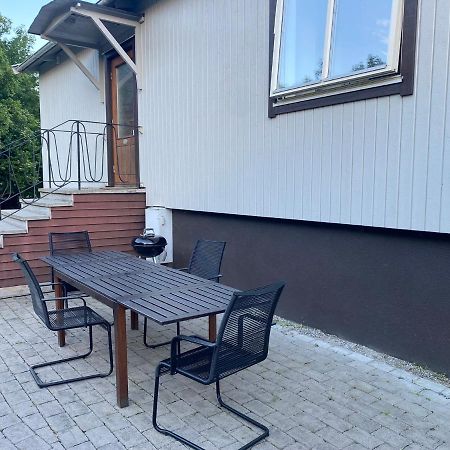 Cheerful Three Room Villa At Stroemstad City Center Екстер'єр фото